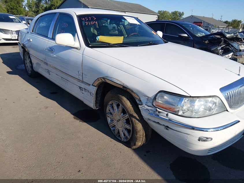 2010 LINCOLN TOWN CAR auction photo 6