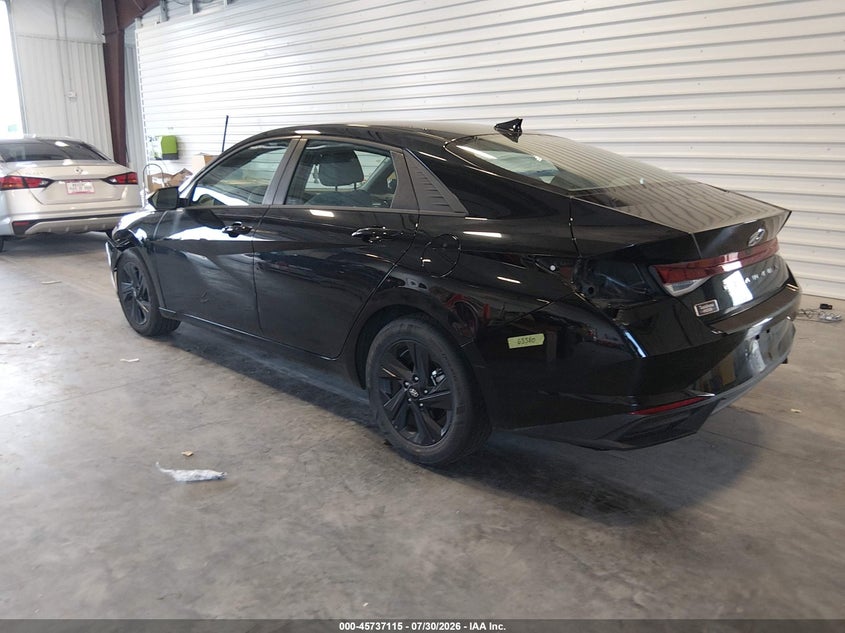 2023 HYUNDAI ELANTRA auction photo 3