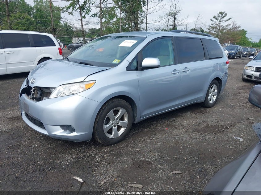 Vin: 5tdkk3dc5ds372073, lot: 46235944, toyota sienna le v6 8 passenger 20132