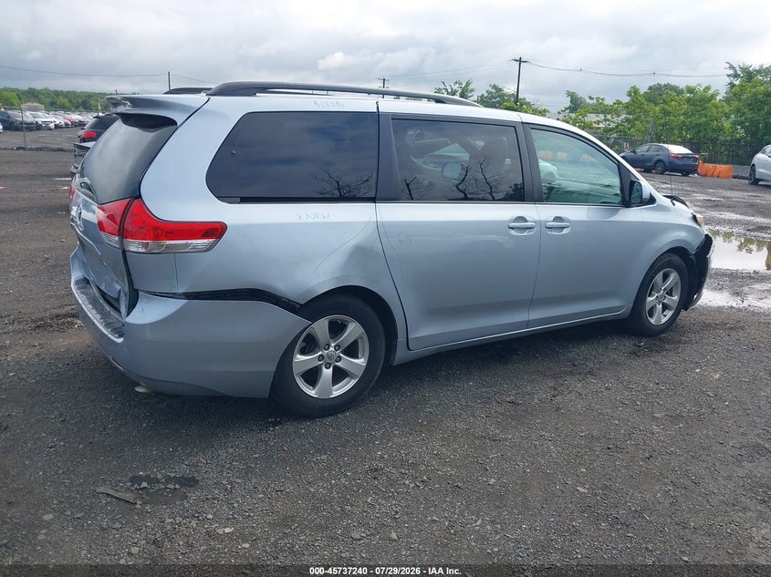 Vin: 5tdkk3dc5ds372073, lot: 46235944, toyota sienna le v6 8 passenger 20134