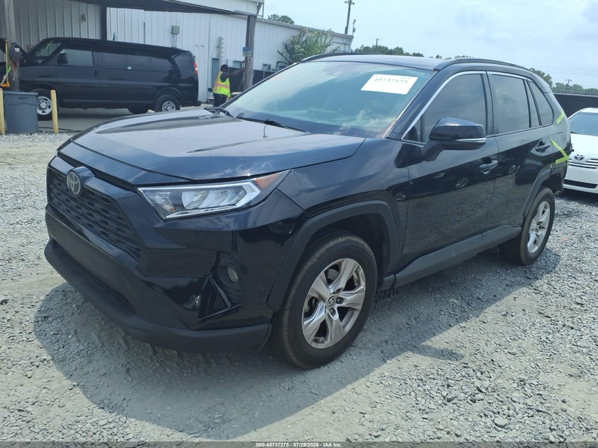 Vin: jtmp1rfv8ld060690, lot: 46235979, toyota rav4 xle 20202