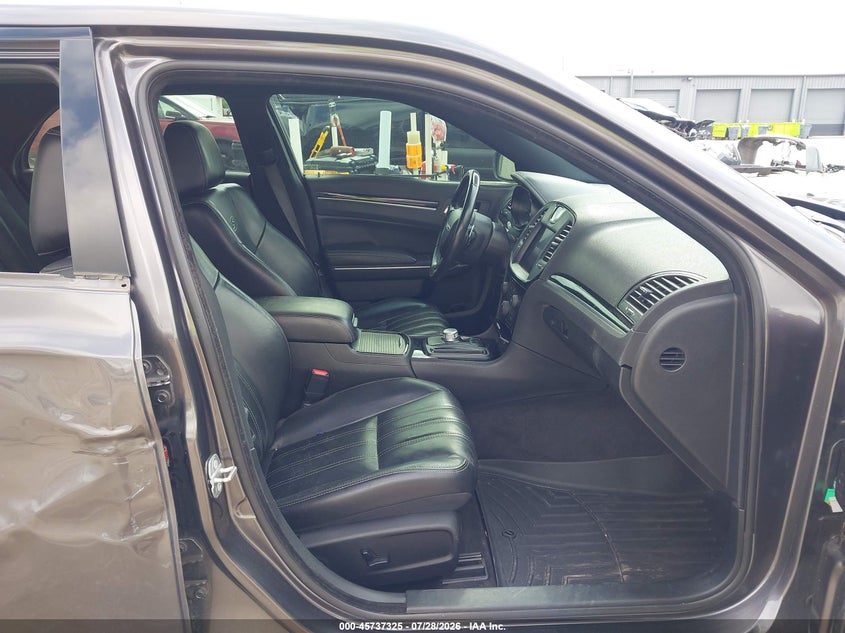 2018 CHRYSLER 300 auction photo 5