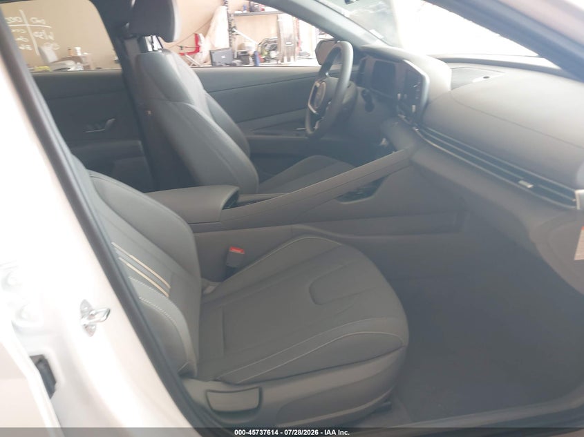2026 HYUNDAI ELANTRA HYBRID auction photo 5