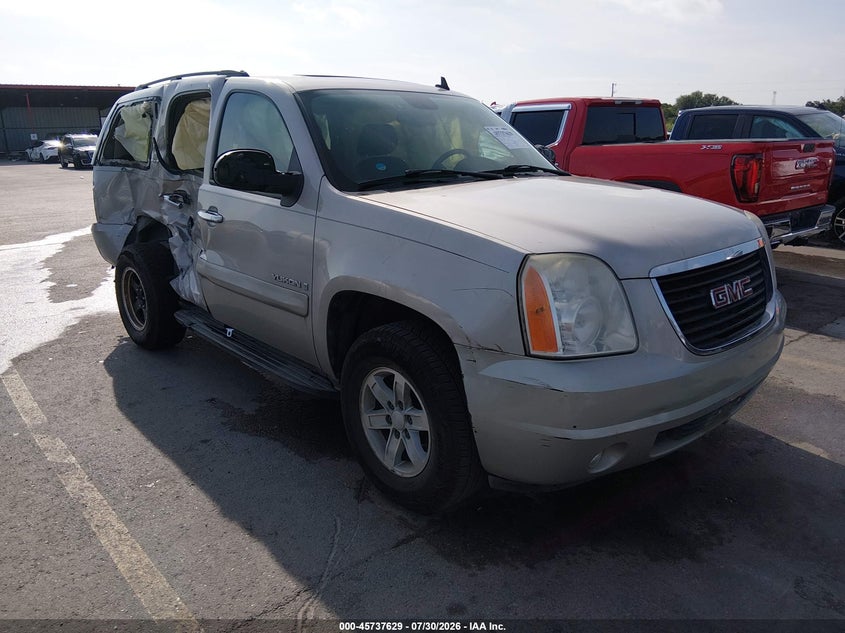 2008 GMC YUKON auction photo 1