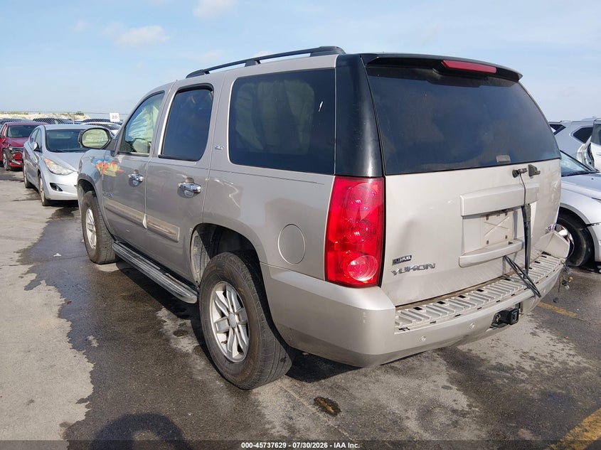 2008 GMC YUKON auction photo 3