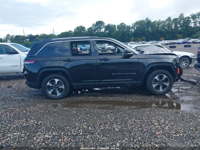 JEEP GRAND CHEROKEE 4XE - zdjęcie 13