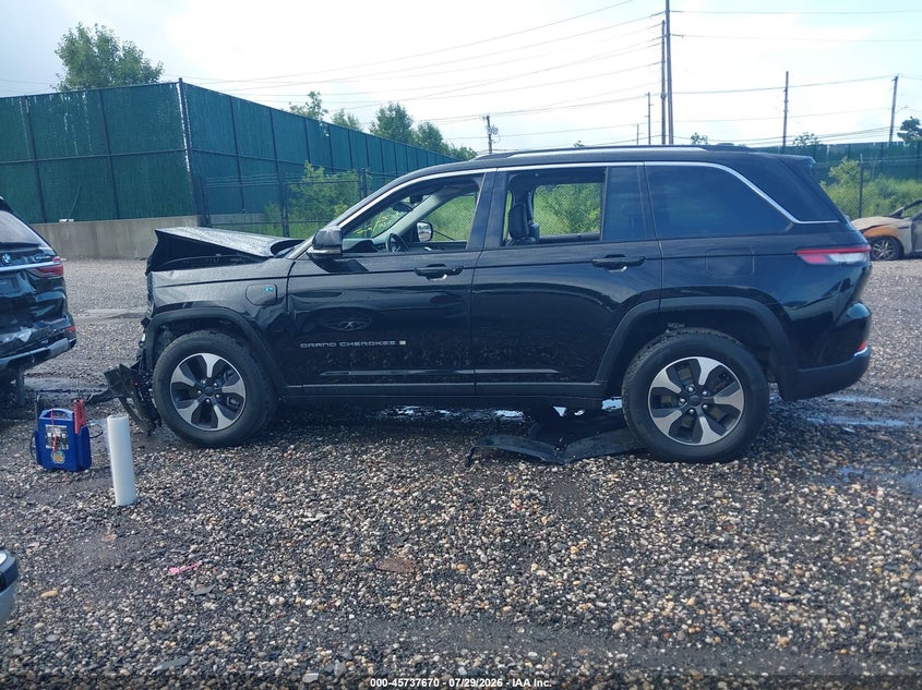 JEEP GRAND CHEROKEE 4XE - zdjęcie 14