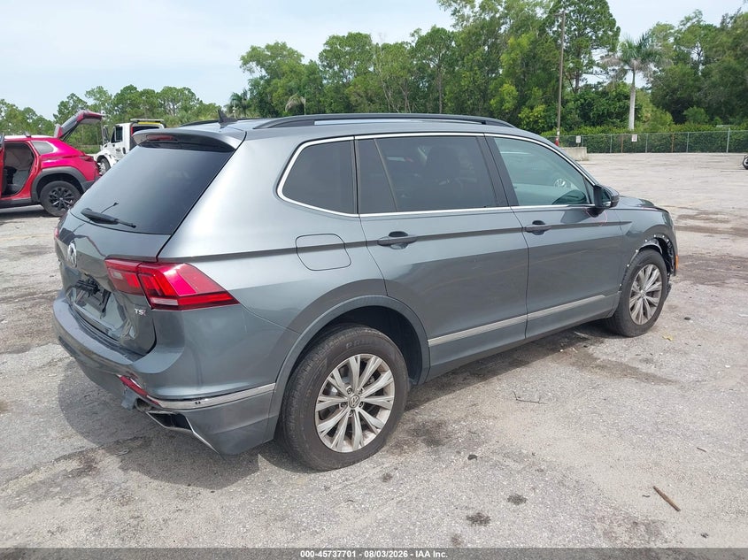VOLKSWAGEN TIGUAN 2018 VIN 3VV3B7AX2JM129952