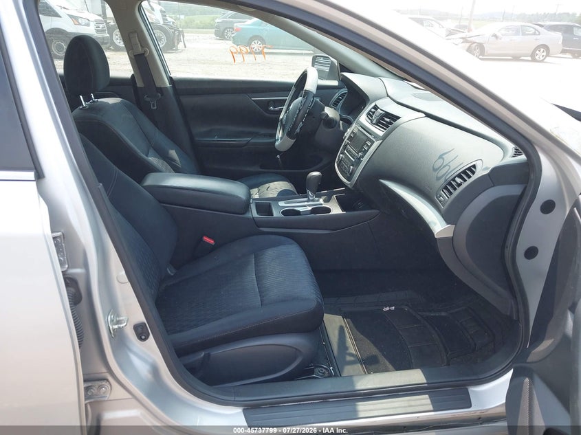 2017 NISSAN ALTIMA auction photo 5
