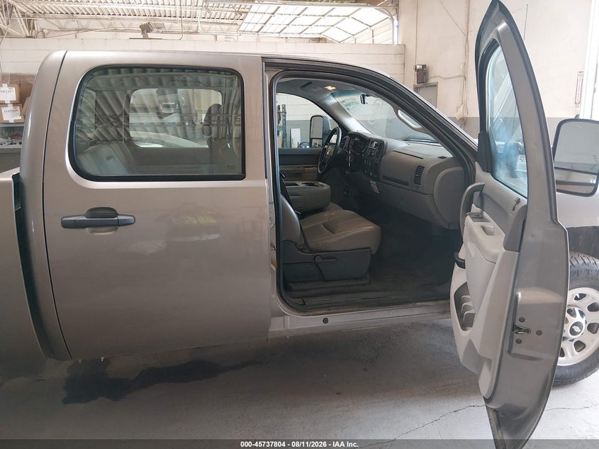 2013 CHEVROLET SILVERADO 3500HD auction photo 5