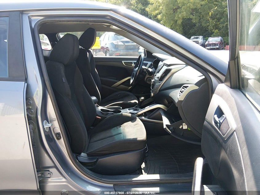 2017 HYUNDAI VELOSTER auction photo 5