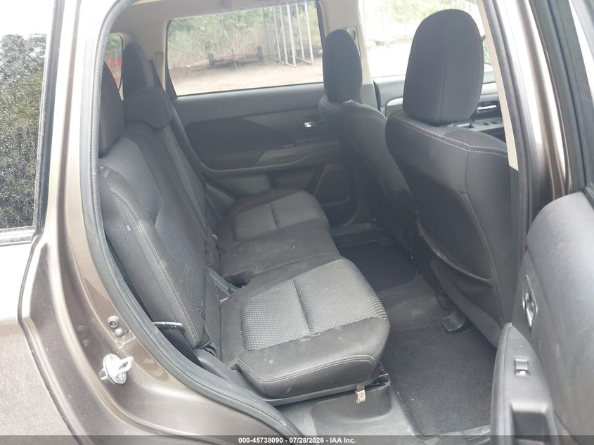 2016 MITSUBISHI OUTLANDER auction photo 8