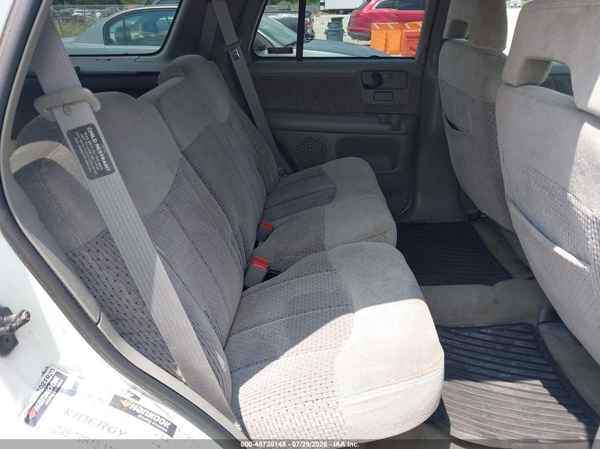 1996 GMC JIMMY auction photo 8