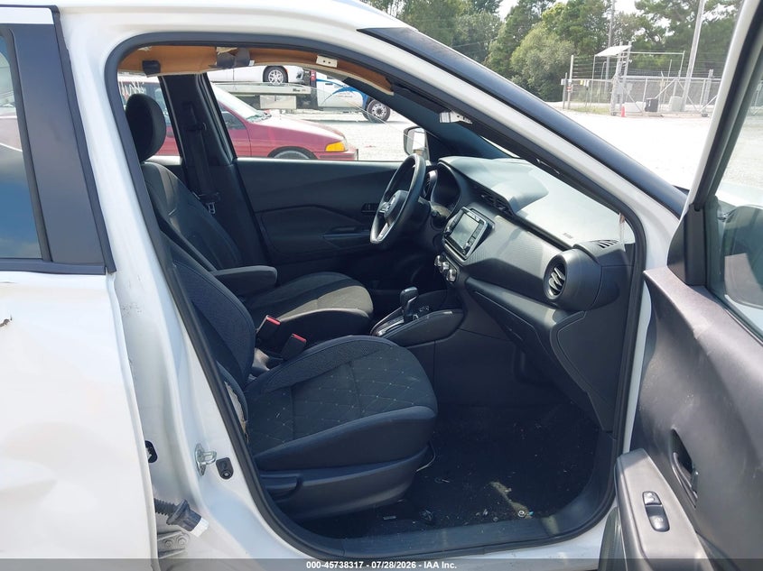 2019 NISSAN KICKS auction photo 5