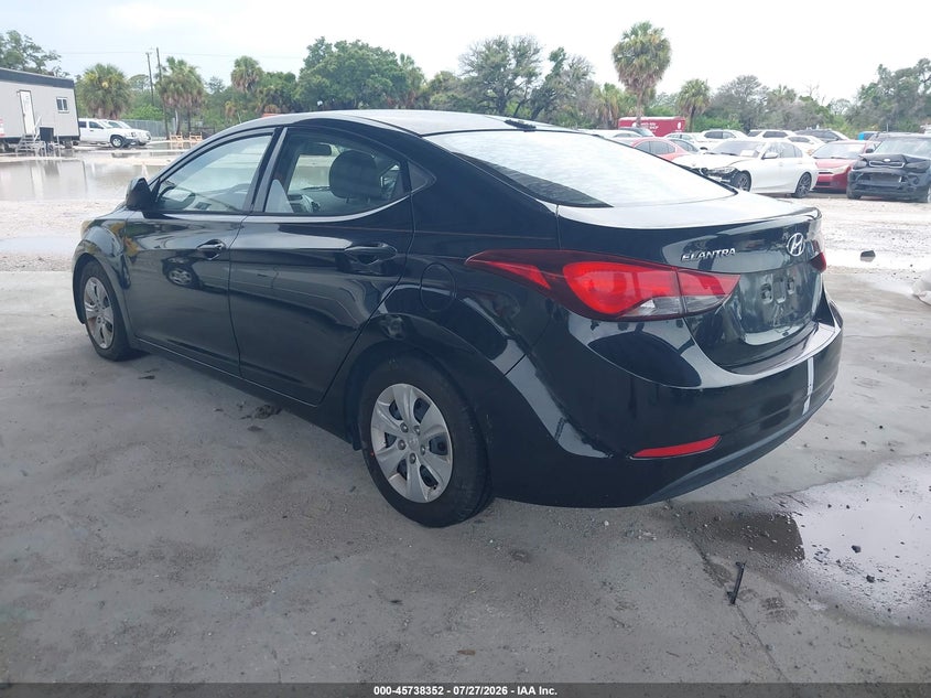 2016 HYUNDAI ELANTRA auction photo 3