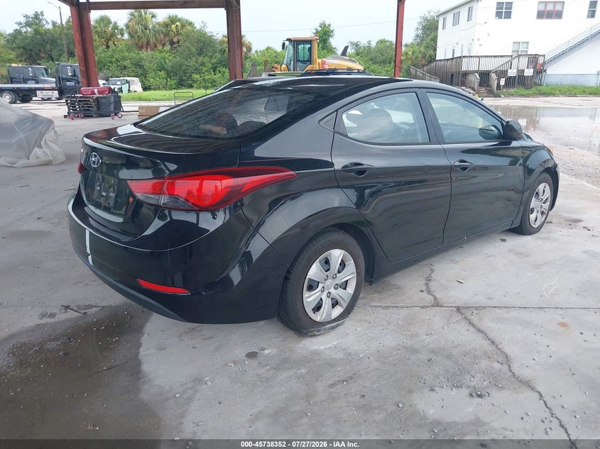 2016 HYUNDAI ELANTRA auction photo 4