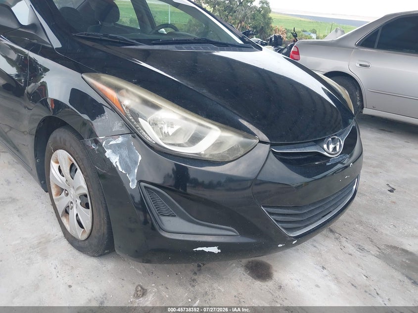 2016 HYUNDAI ELANTRA auction photo 6
