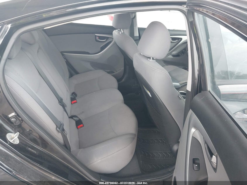 2016 HYUNDAI ELANTRA auction photo 8