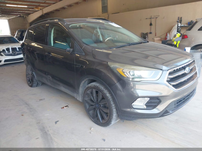 Vin: 1fmcu0jd9huc31420, lot: 46237079, ford escape titanium 2017 img_1