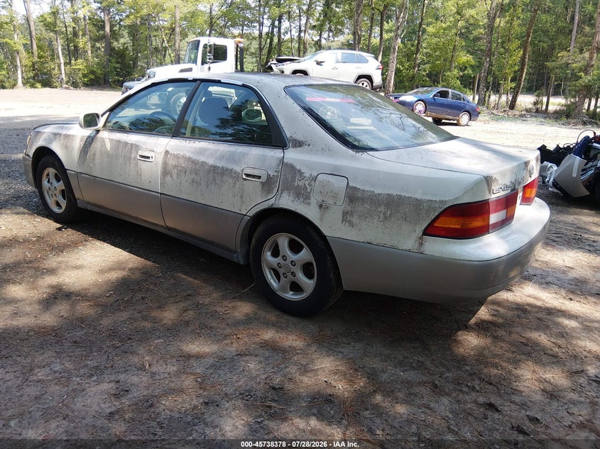 1997 LEXUS ES 300 auction photo 3