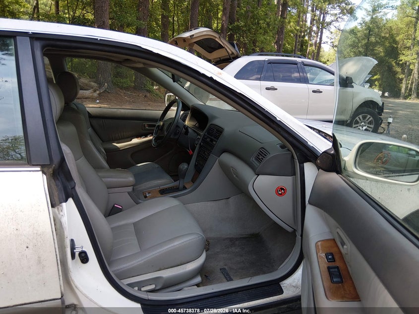1997 LEXUS ES 300 auction photo 5