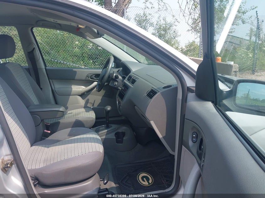 2005 FORD FOCUS auction photo 5