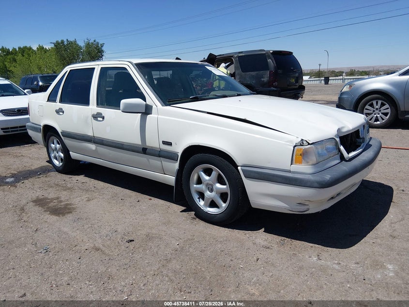 1996 VOLVO 850 auction photo 1