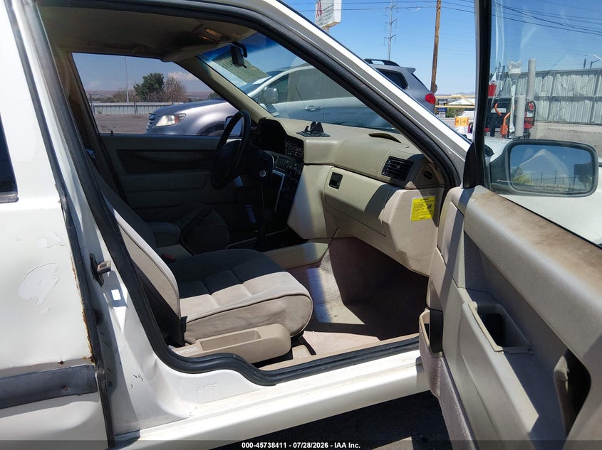 1996 VOLVO 850 auction photo 5