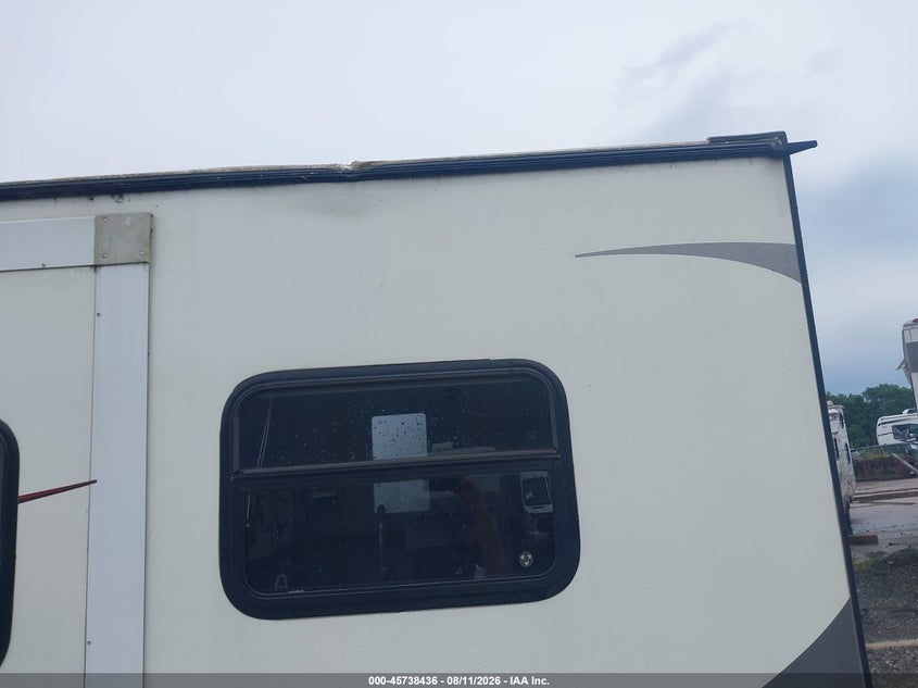 2013 KEYSTONE RV BULLET TRAVEL TRAILER auction photo 6