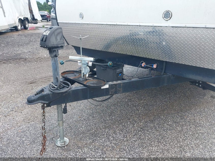 2013 KEYSTONE RV BULLET TRAVEL TRAILER auction photo 7