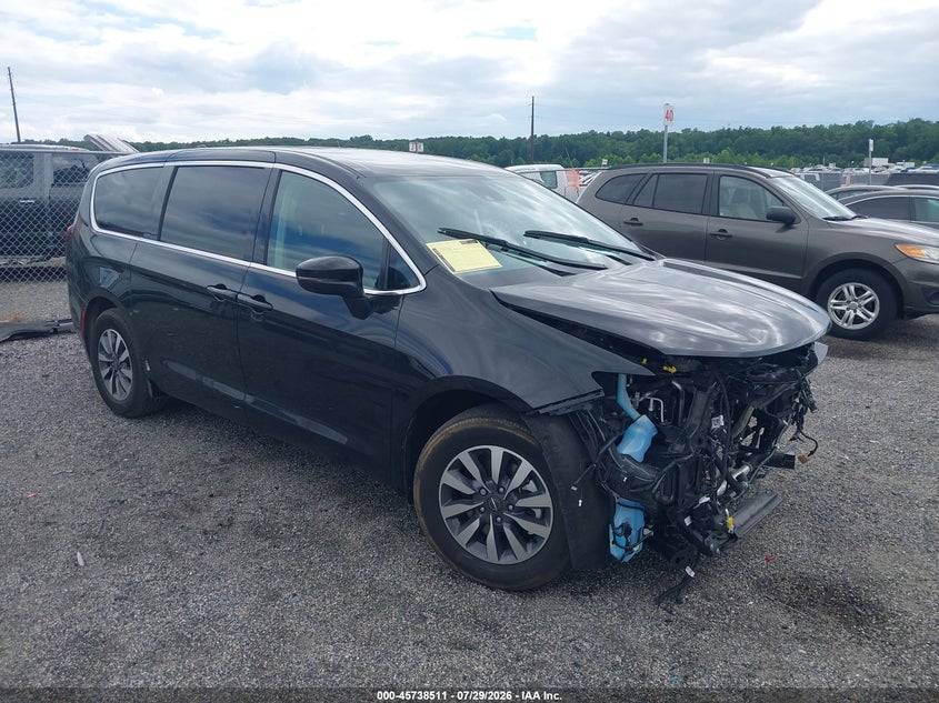 2023 CHRYSLER PACIFICA HYBRID auction photo 1