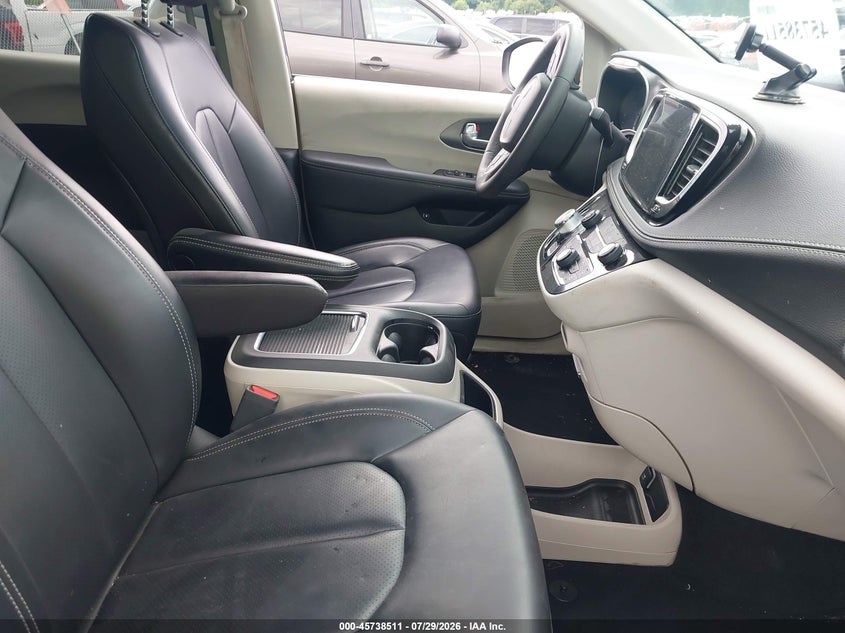 2023 CHRYSLER PACIFICA HYBRID auction photo 5
