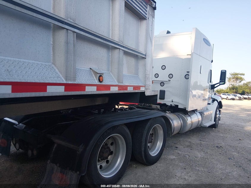 2015 PETERBILT 579 auction photo 4