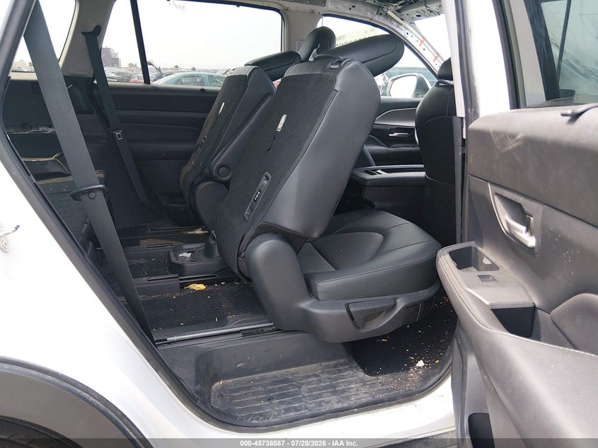 TOYOTA GRAND HIGHLANDER 2024 VIN 5TDAAAB52RS037139