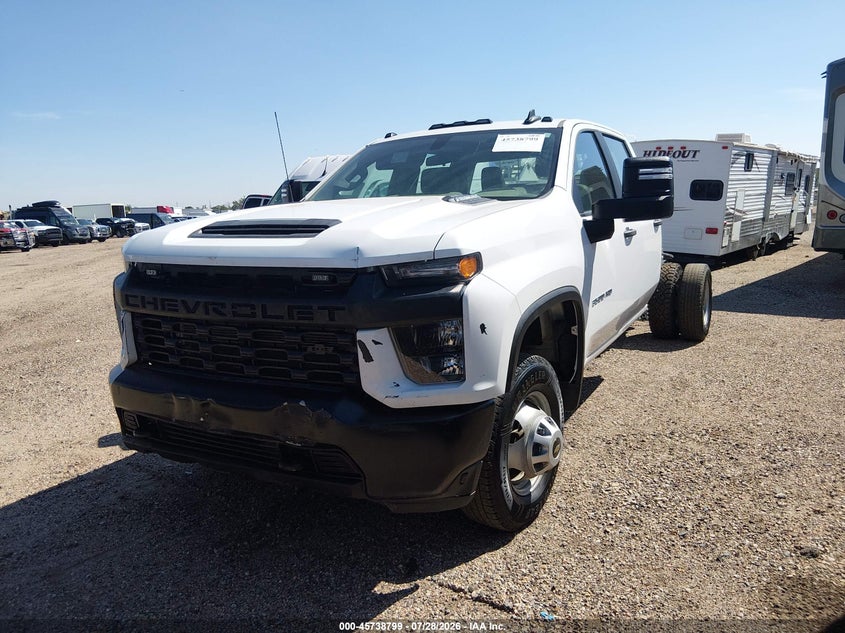 2021 CHEVROLET SILVERADO 3500HD CHASSIS auction photo 2