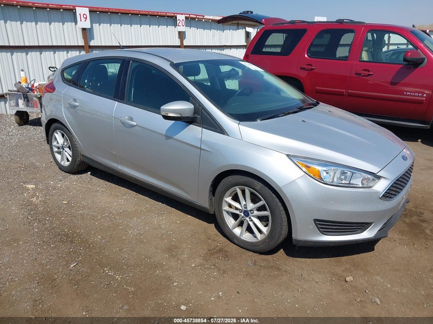 Vin: 1fadp3k29jl261355, lot: 46237558, ford focus se 2018 img_1