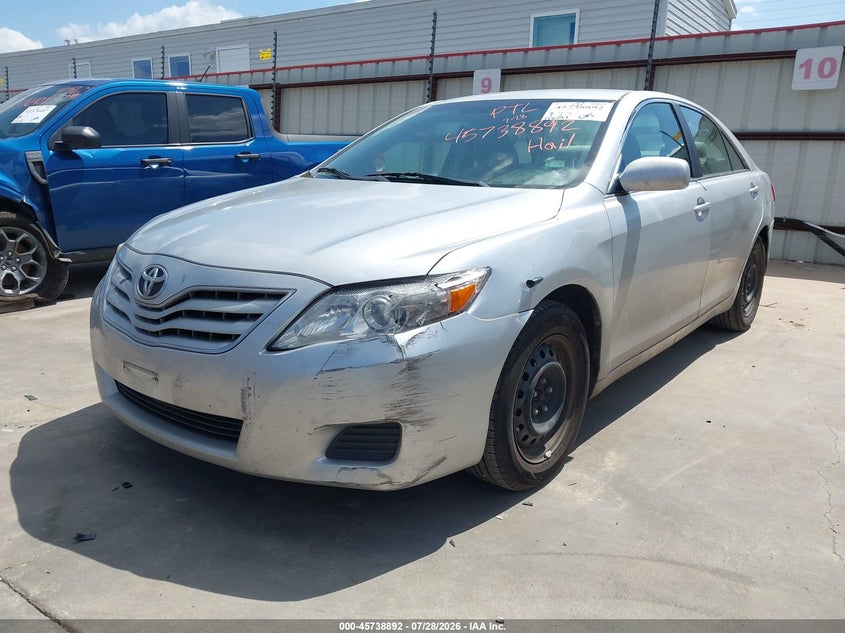 2011 Toyota Camry, Right Side, IAAI, VIN 4T1BF3EK5BU716743 — photo 2