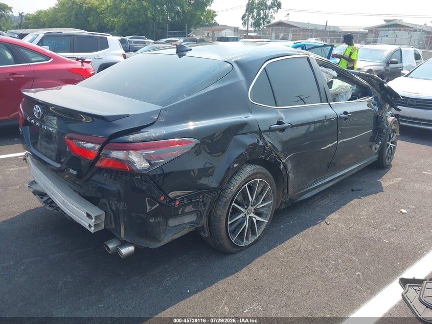2023 TOYOTA CAMRY auction photo 4