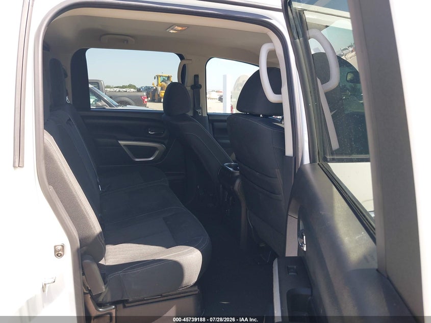 2018 NISSAN TITAN auction photo 8