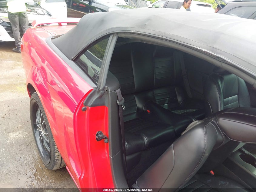 2006 FORD MUSTANG auction photo 8