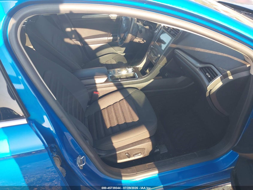 2019 FORD FUSION auction photo 5