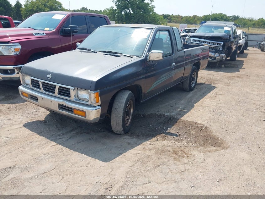 1995 NISSAN TRUCK auction photo 2