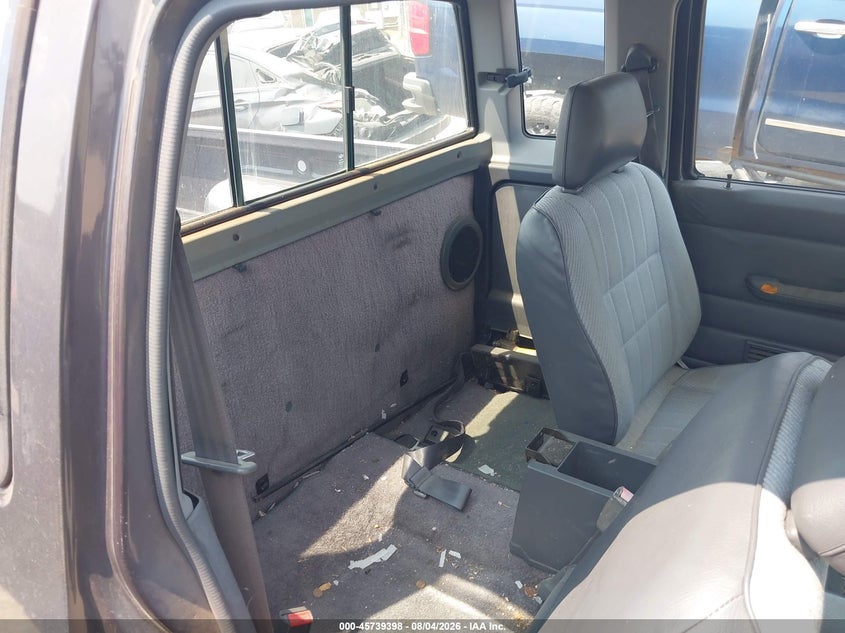 1995 NISSAN TRUCK auction photo 8