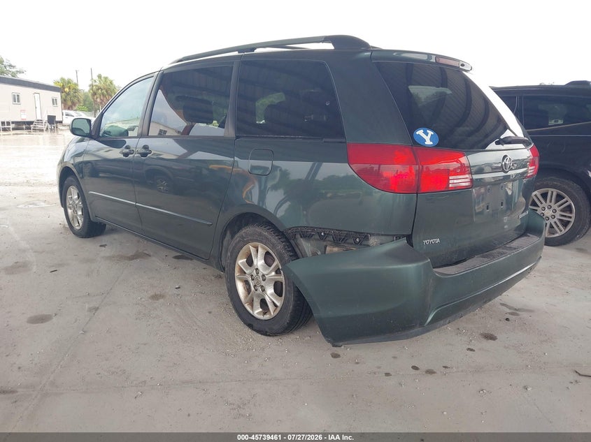 2004 TOYOTA SIENNA auction photo 3