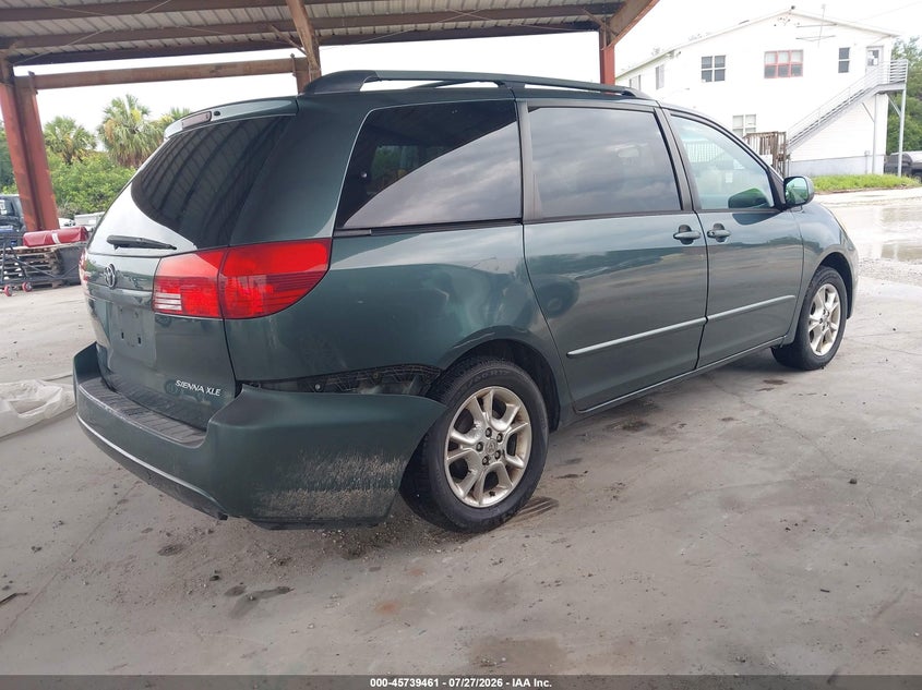 2004 TOYOTA SIENNA auction photo 4