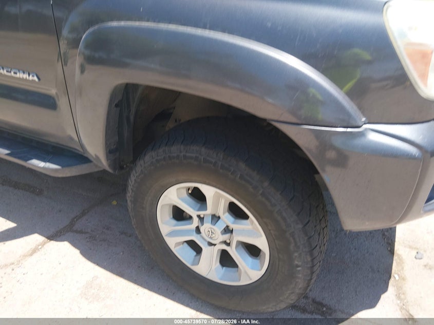 2015 TOYOTA TACOMA auction photo 6