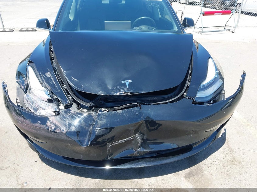 TESLA MODEL 3 - zdjęcie 6