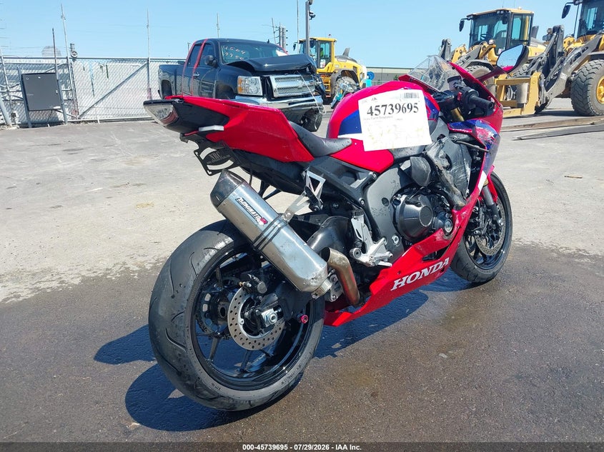 2023 HONDA CBR1000 auction photo 4
