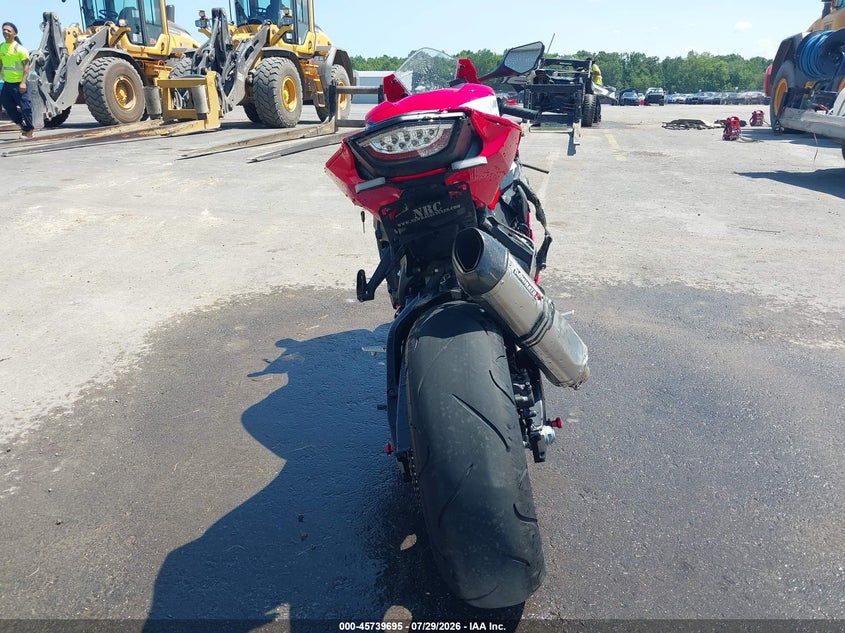 2023 HONDA CBR1000 auction photo 6
