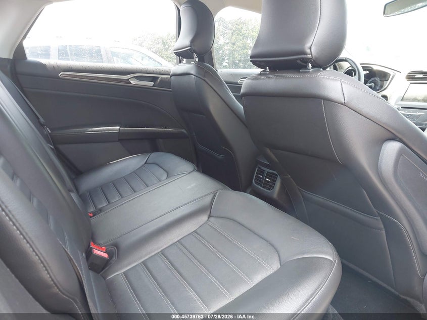 2015 FORD FUSION auction photo 8